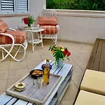 Apartman Beachfront Grebastica