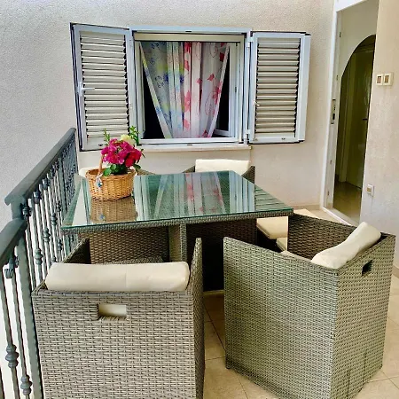 Beachfront Apartment *