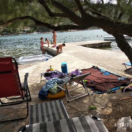Beachfront Apartamento Grebaštica