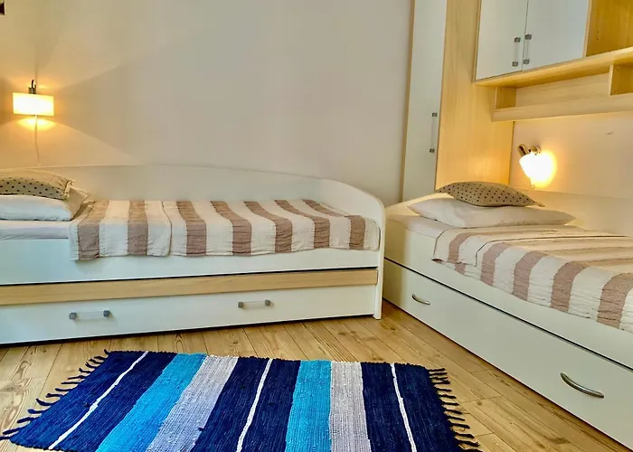 Beachfront * Grebastica