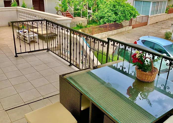 Beachfront Grebastica